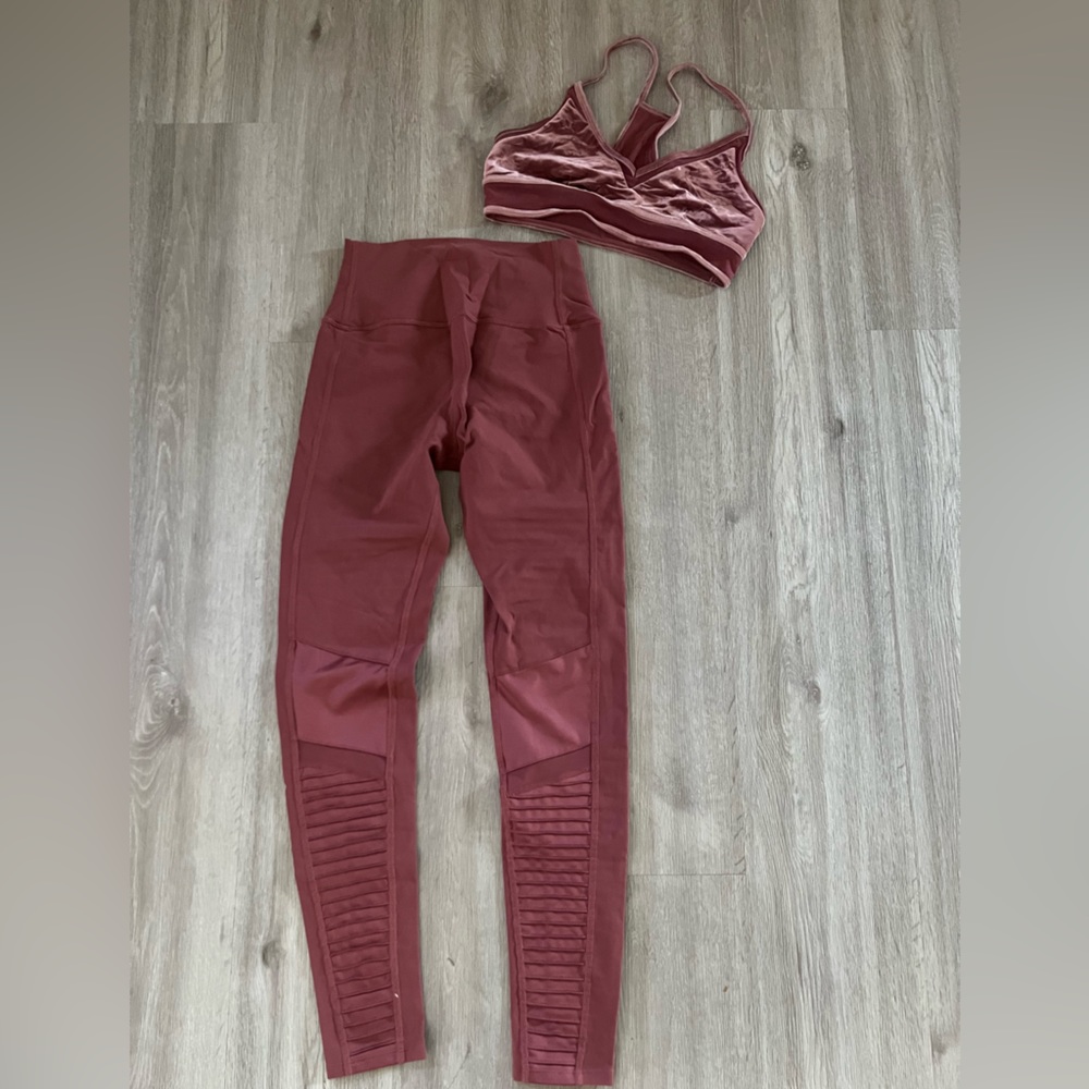 Alo Workout Set, Size M